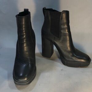 Steve Madden High Heel Black Leather Women's Boots, Size 9 Medium